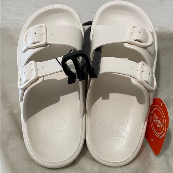 Wonder Nation Kids White Buckle Sandals - Picture 1 of 16